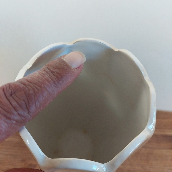 Vintage* Mid-century Handpainted Pink Lily Vase - Picture 8 of 10